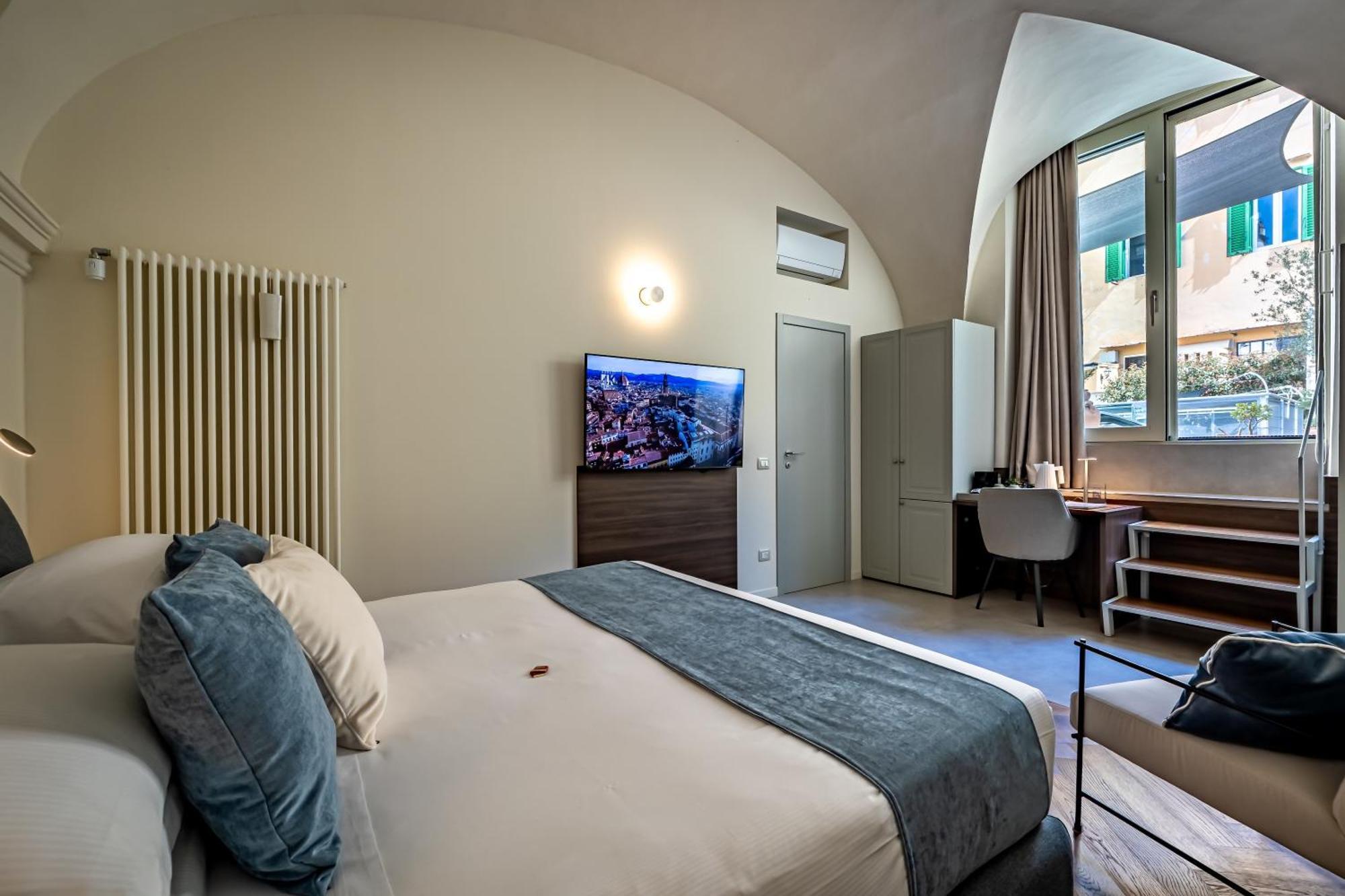 Dimora Collection - Le Corti - Boutique Luxury Suites In A Restored 13Th Century Convent, With Sauna And Gym (Adults Only) Firenze Bagian luar foto